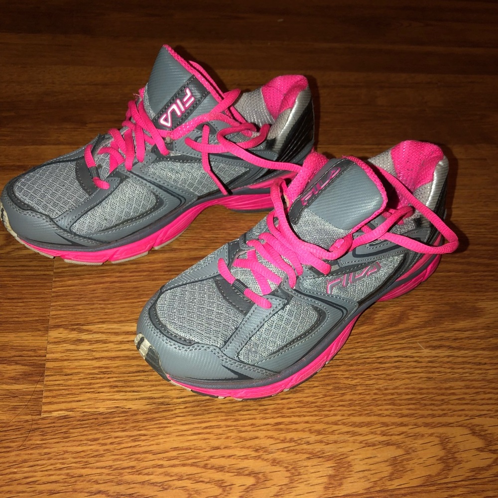 FILA girls tennis shoes